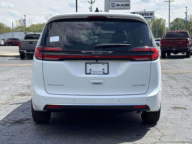 New 2027 Chrysler Pacifica Limited FWD image 33
