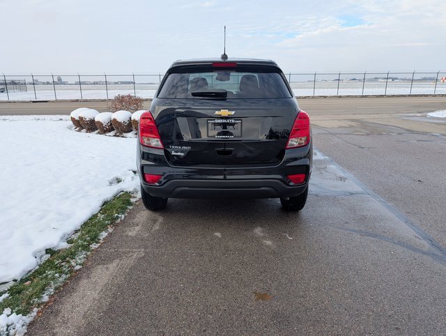 Used 2022 Chevrolet Trax LS w/ Tint and Cruise Package image 8