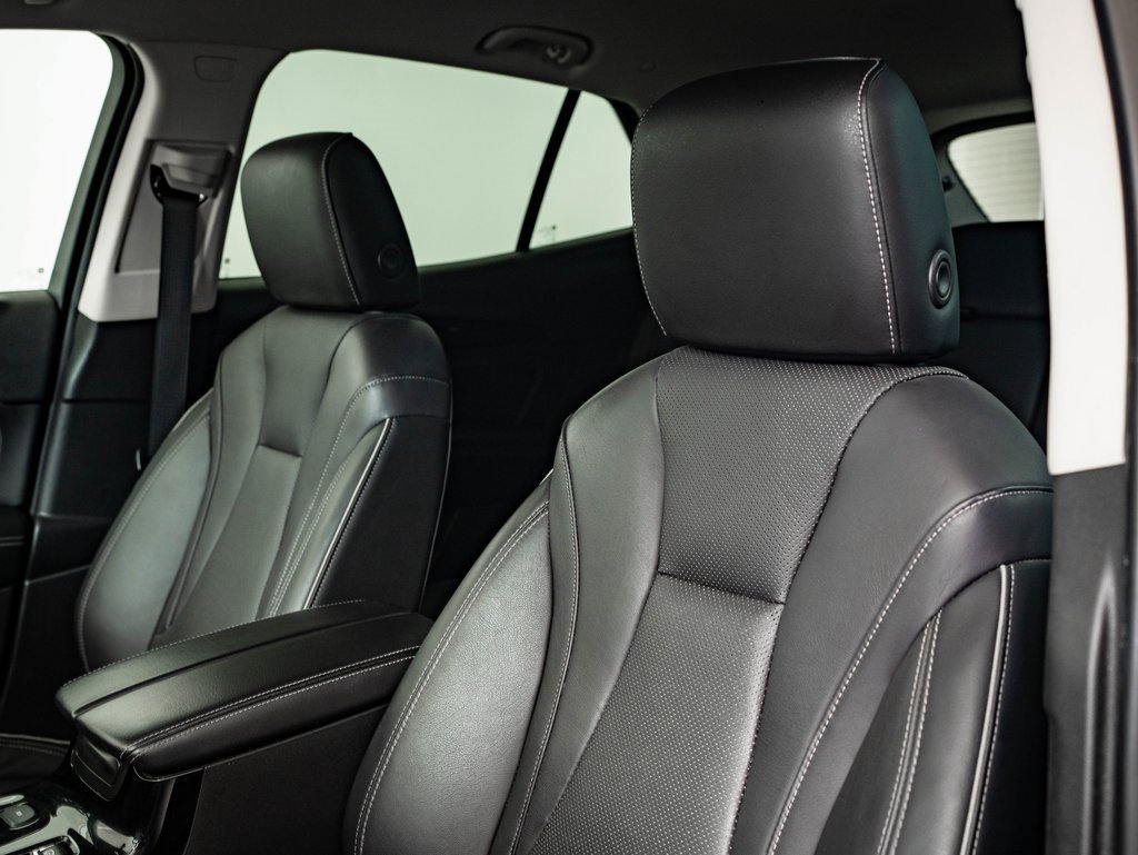 Used 2021 Buick Envision Essence w/ Sport Touring Package image 22