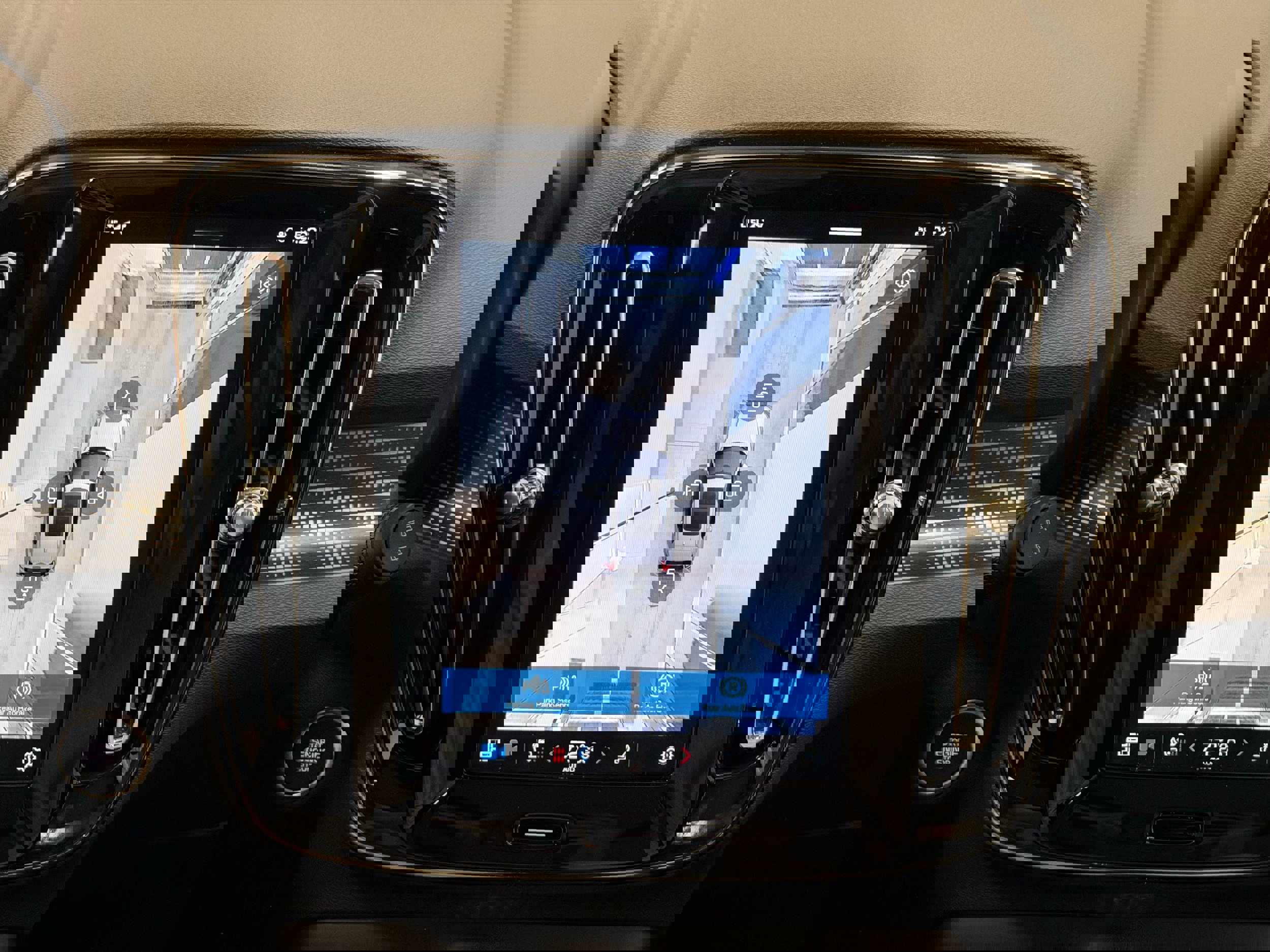 Certified 2025 Volvo XC40 B5 Plus image 19