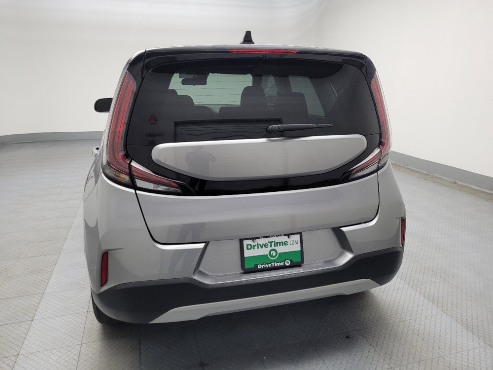 Used 2023 Kia Soul LX w/ LX Technology Package image 6