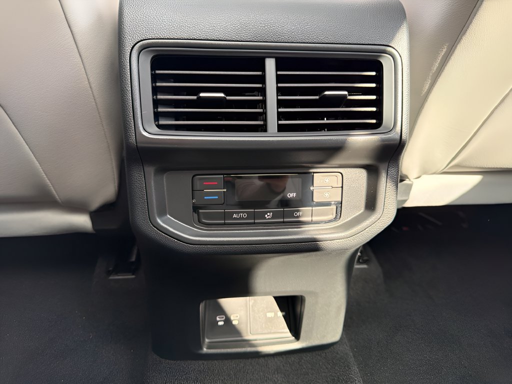 New 2027 Volkswagen Atlas SE AWD/4WD image 22