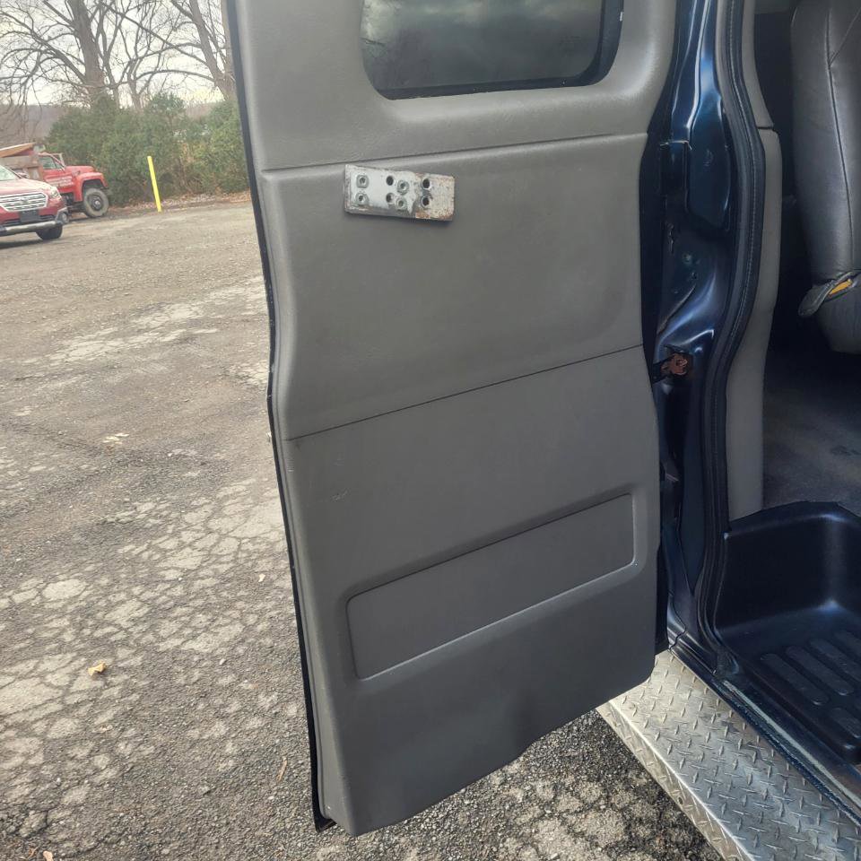 Used 2015 Chevrolet Express 3500 LT w/ LT Preferred Equipment Group image 26