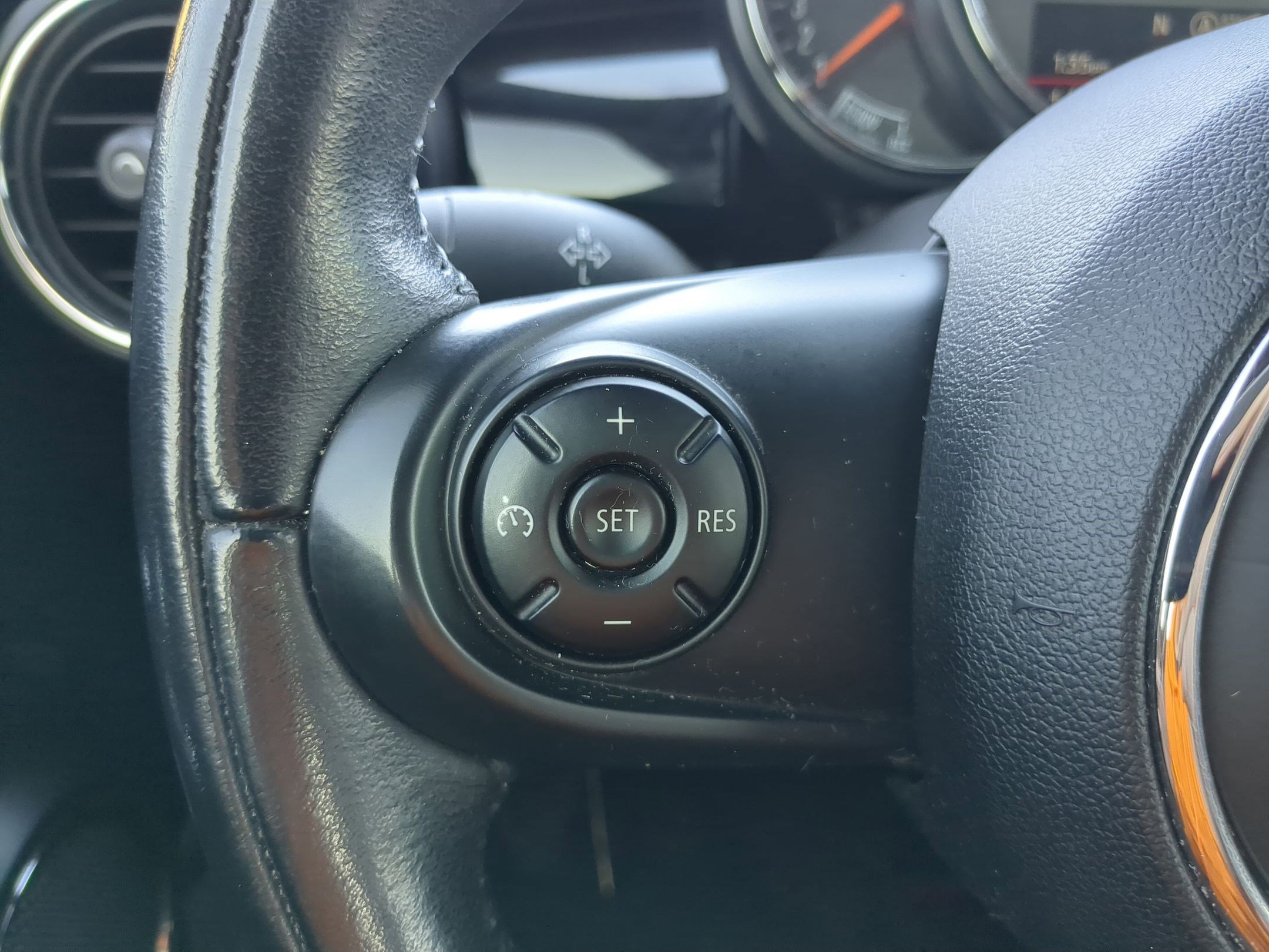 Used 2015 MINI Cooper 2-Door Hardtop image 19