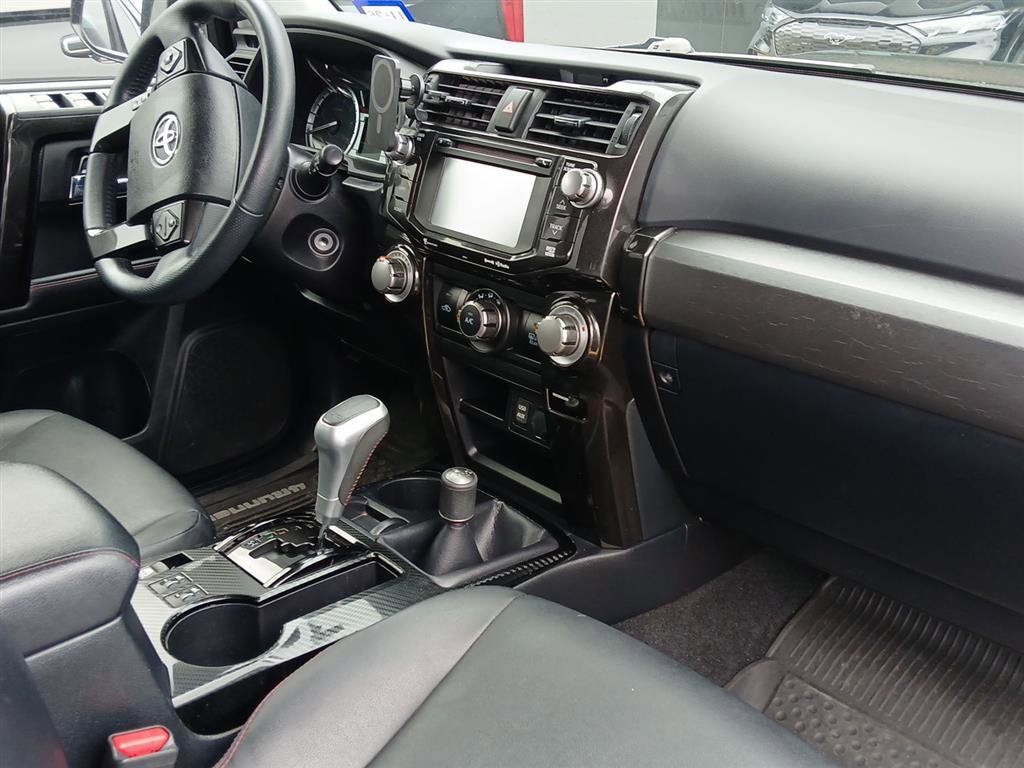 Used 2018 Toyota 4Runner TRD Off-Road Premium AWD/4WD image 11