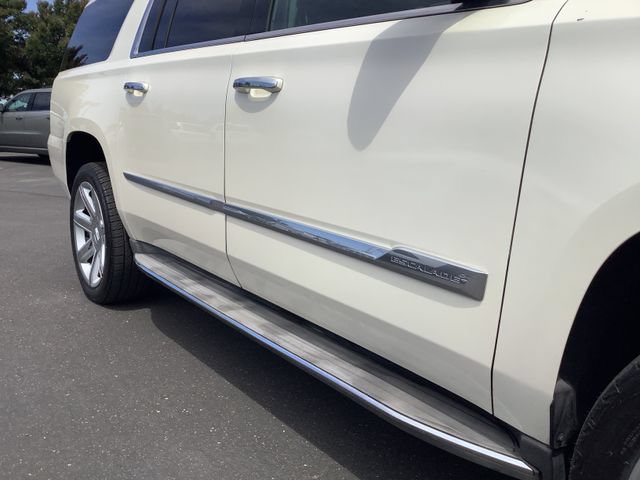 Used 2015 Cadillac Escalade ESV Luxury RWD image 43