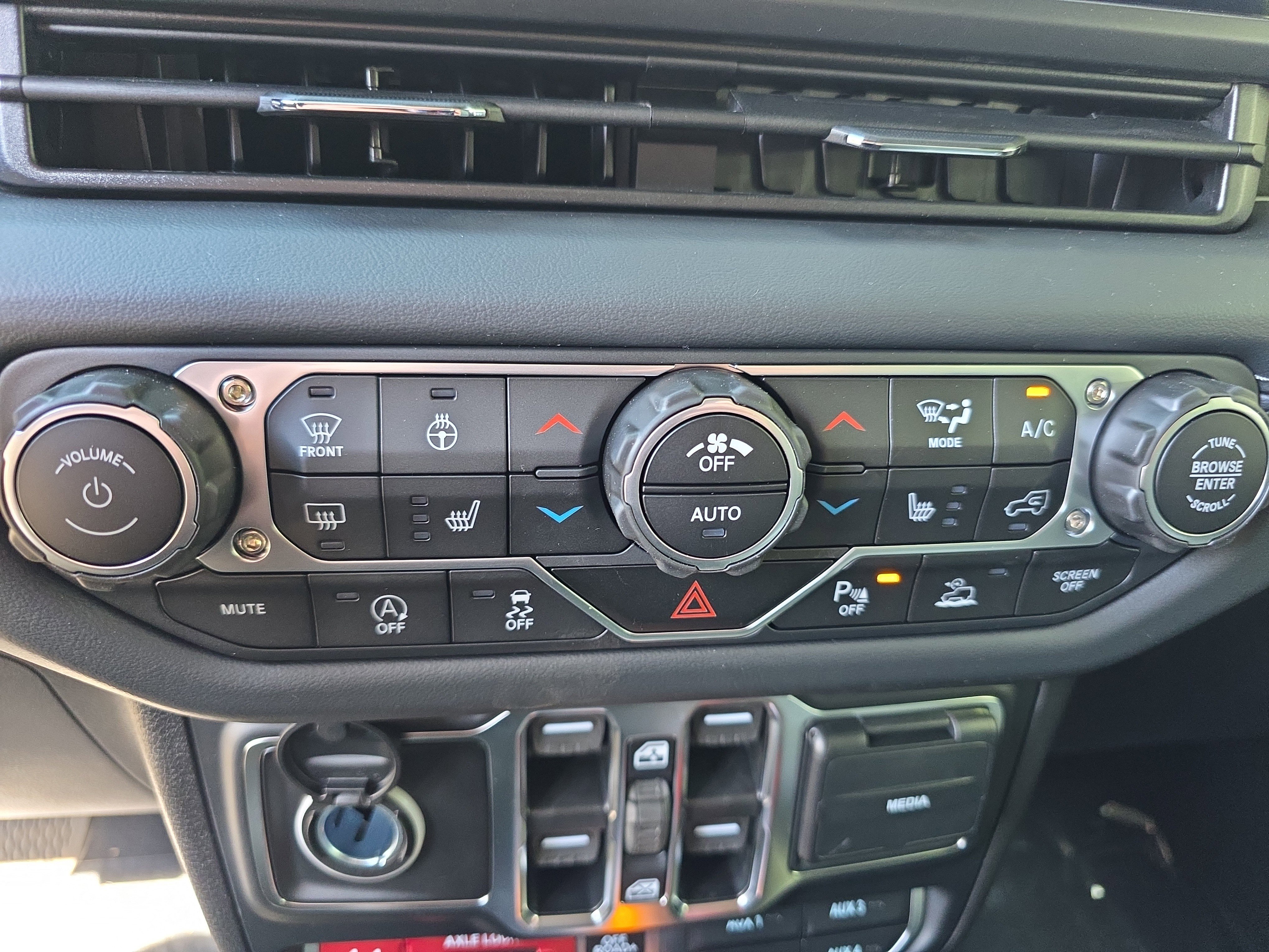 New 2025 Jeep Gladiator Mojave image 6