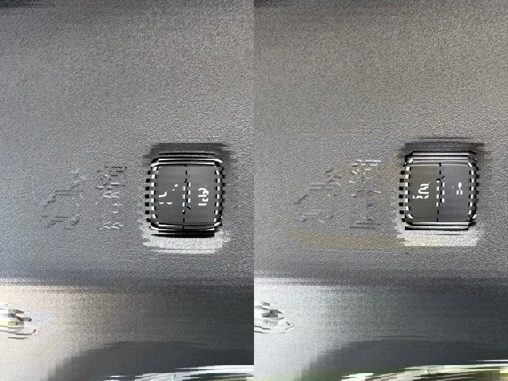 New 2025 Ford Expedition Active image 48