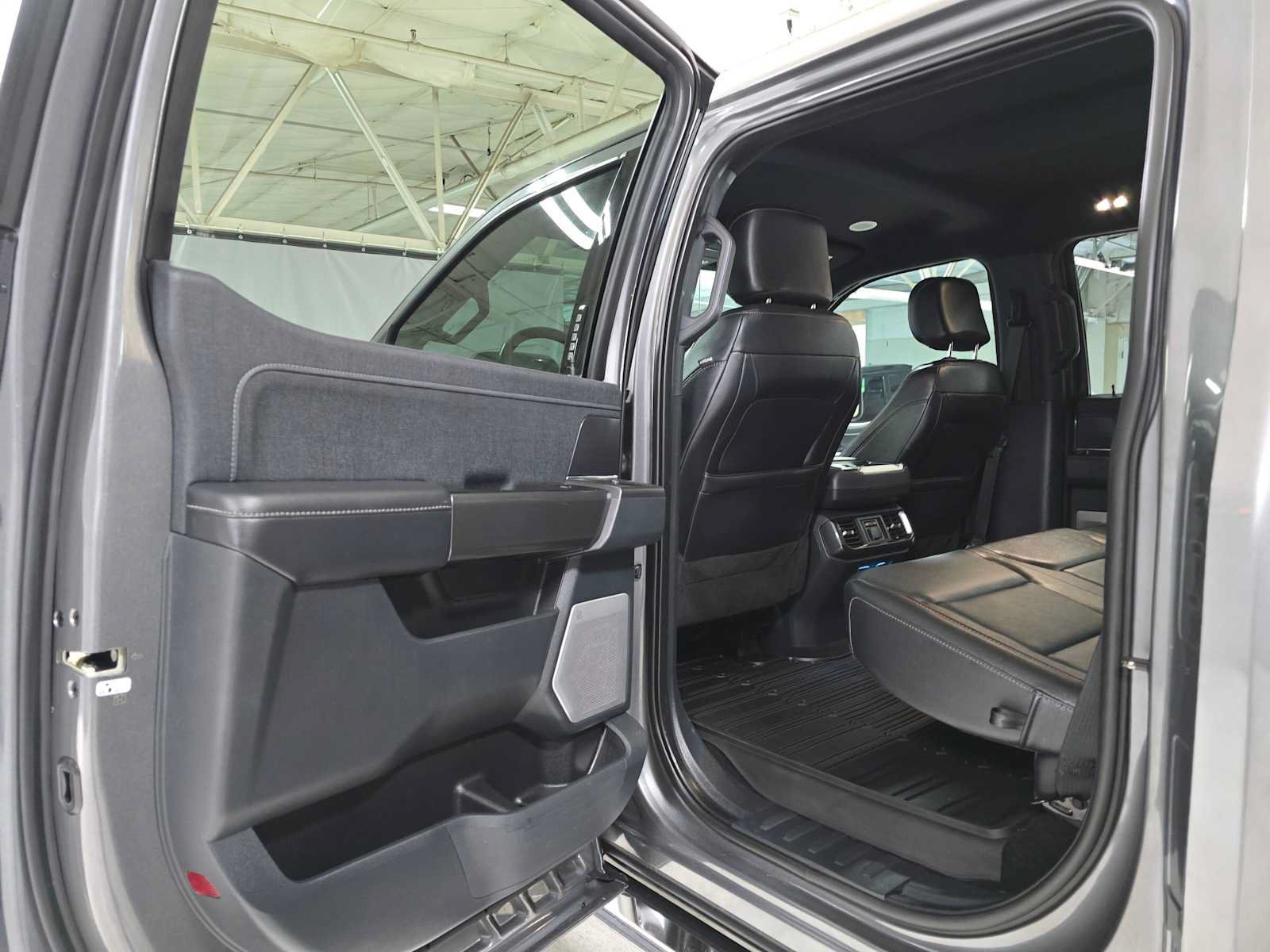 Used 2022 Ford F150 Lariat w/ Equipment Group 502A High AWD/4WD image 16