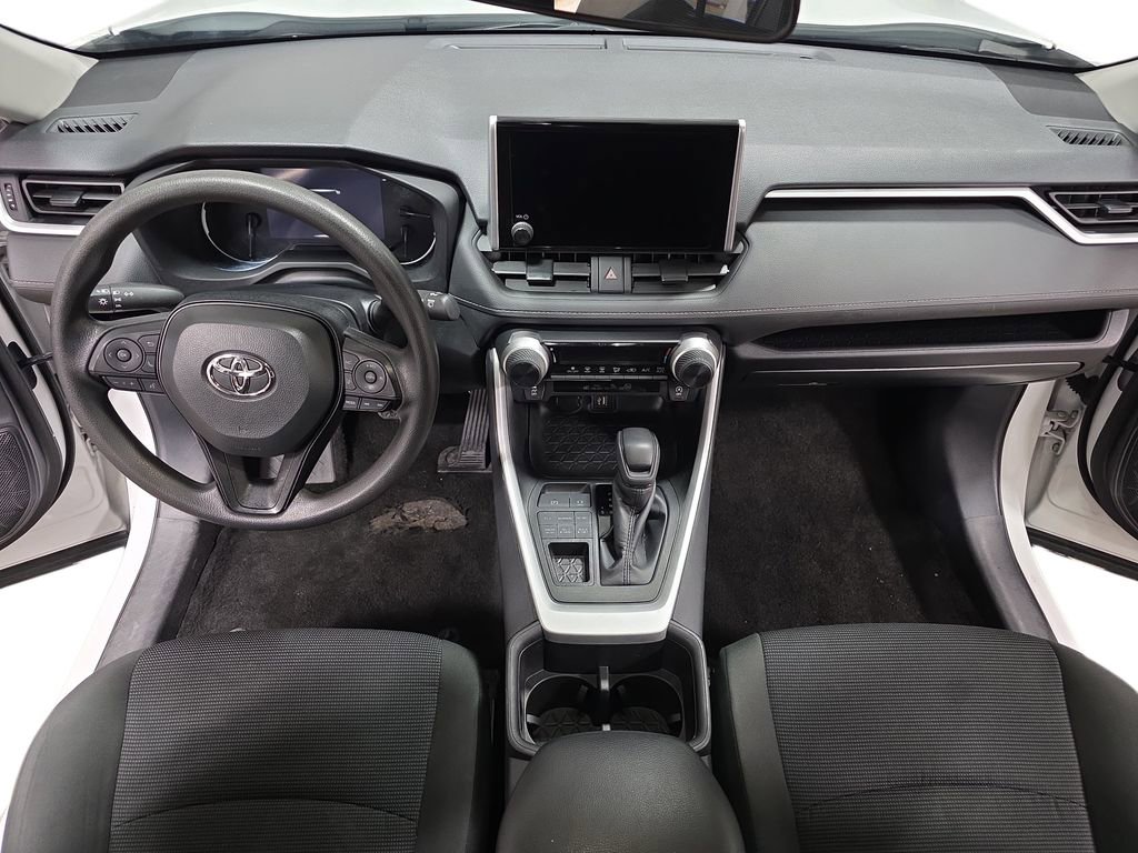 Used 2024 Toyota RAV4 LE image 9