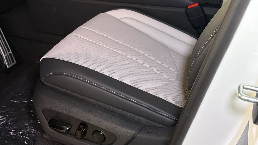 New 2026 Lexus TX 500h AWD image 17