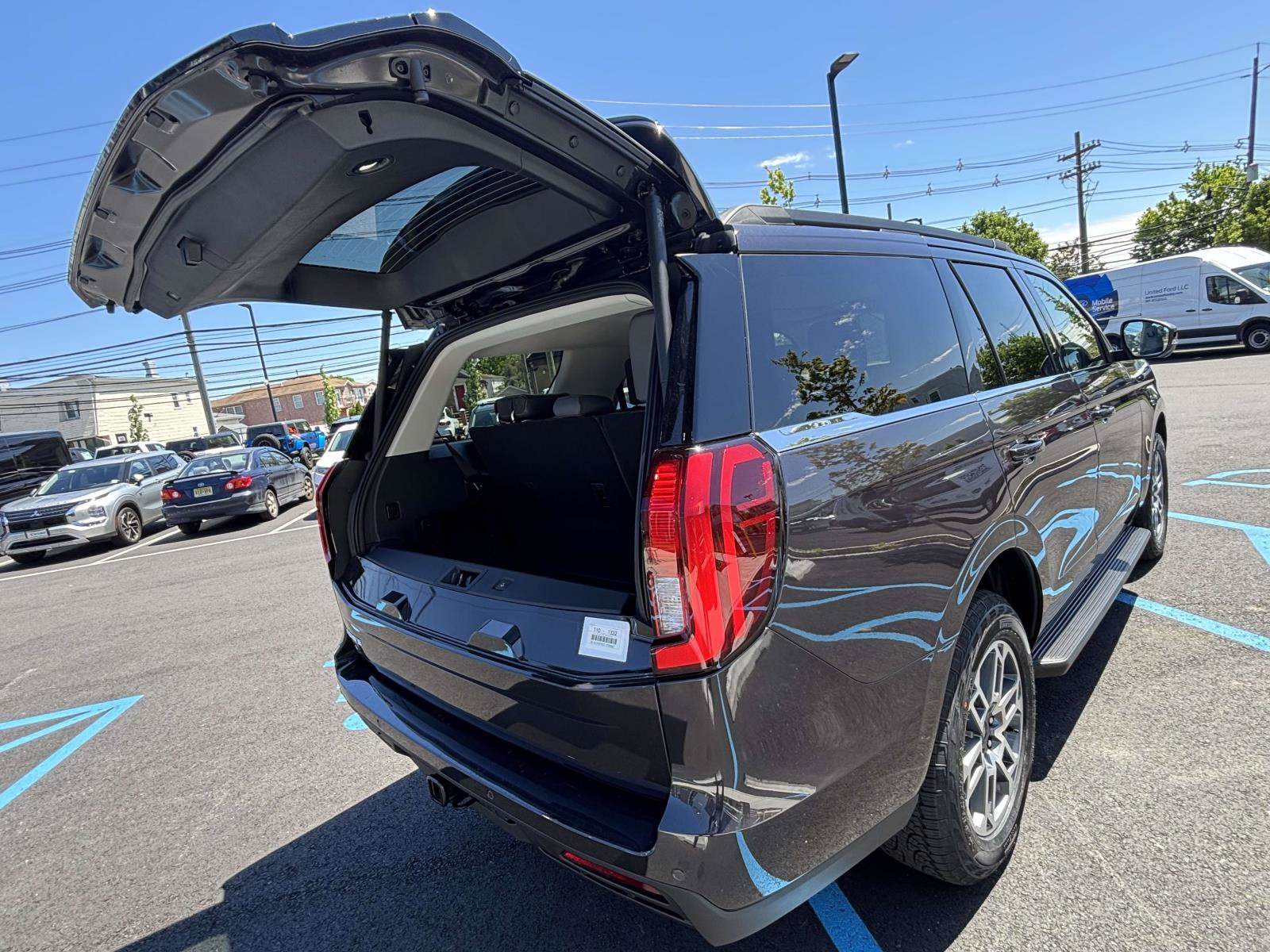 New 2026 Ford Expedition Active AWD/4WD image 12