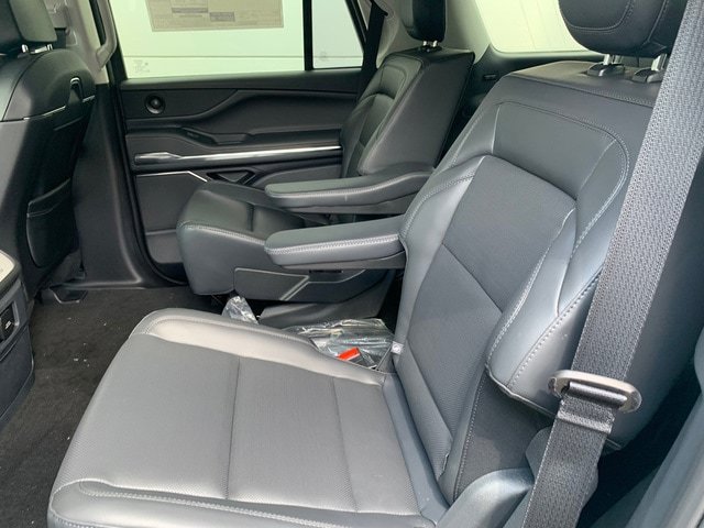 New 2027 Lincoln Navigator Premiere AWD/4WD image 16