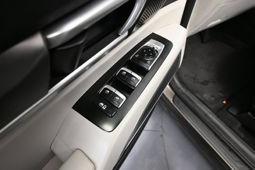 Used 2020 Kia Telluride S w/ S 8 Passenger Seating Package AWD/4WD image 15