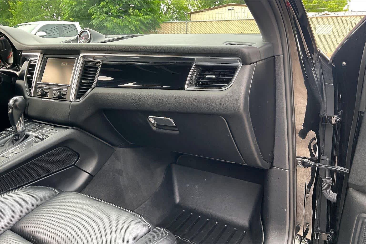 Used 2015 Porsche Macan S AWD/4WD image 16
