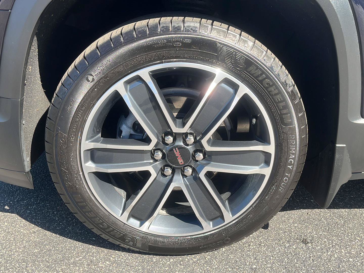 Certified 2021 GMC Acadia SLT w/ Technology Package AWD/4WD image 19