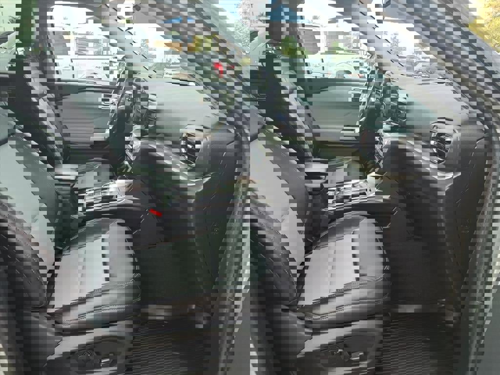 Certified 2023 Ford Explorer XLT w/ Equipment Group 202A image 11