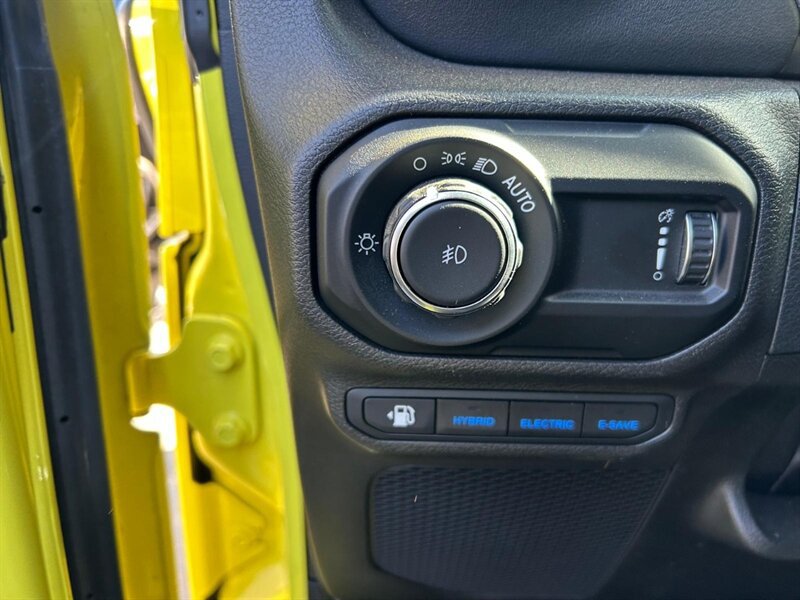 Used 2023 Jeep Wrangler Unlimited Rubicon 4xe AWD/4WD image 20