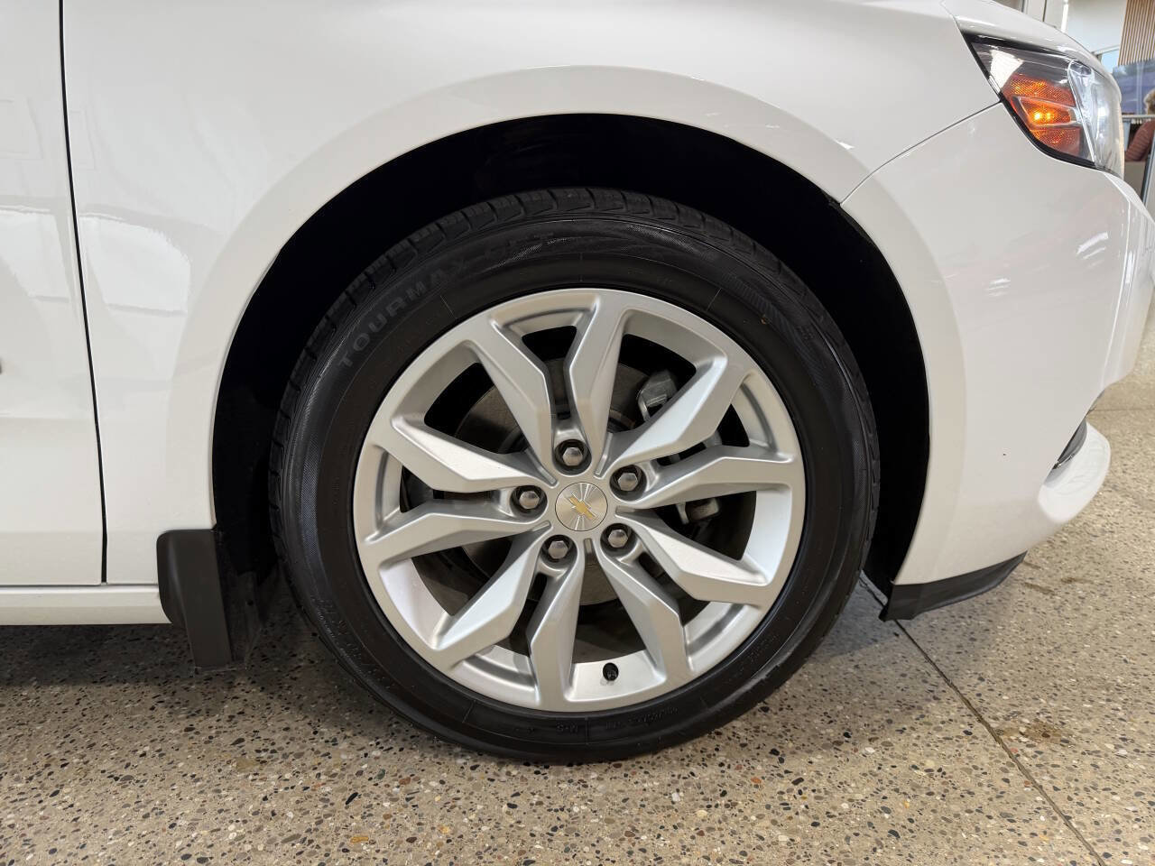 Used 2019 Chevrolet Impala LT w/ LT Leather Package FWD image 8