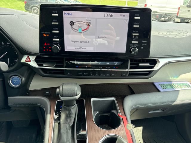 Used 2023 Toyota Sienna XLE image 28