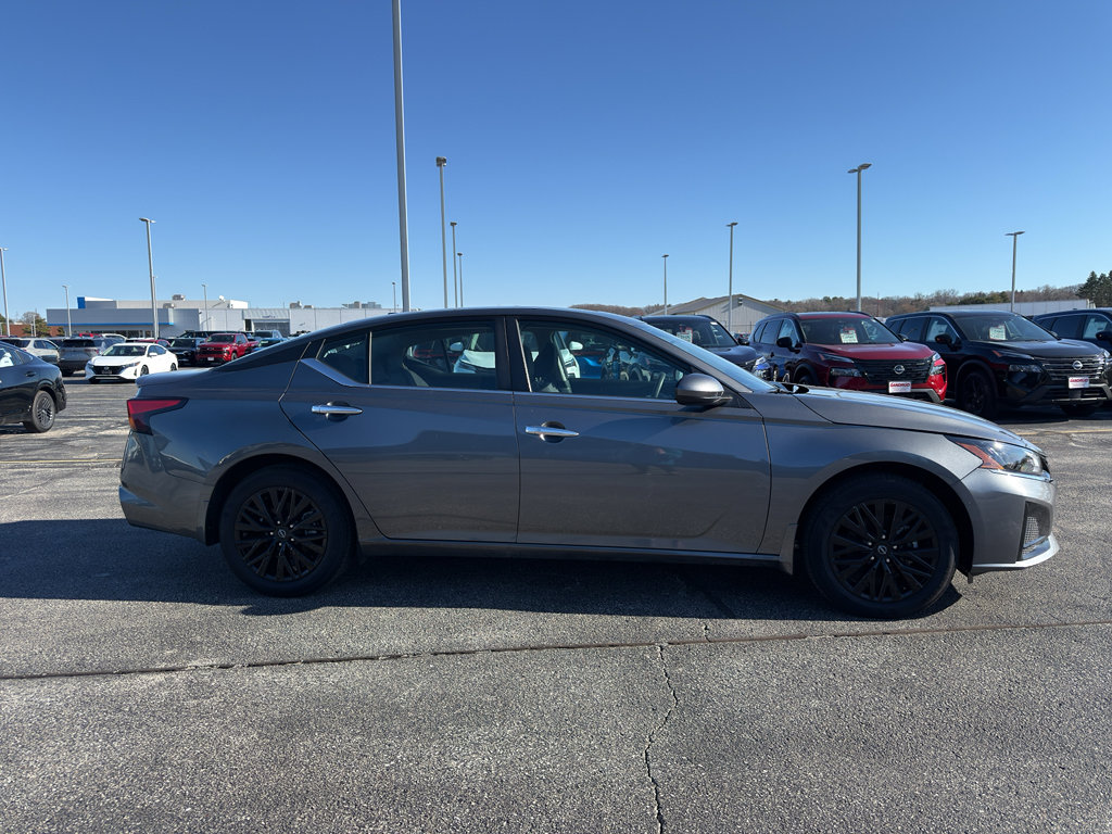 Certified 2025 Nissan Altima 2.5 SV w/ SV Special Edition Package AWD/4WD image 4