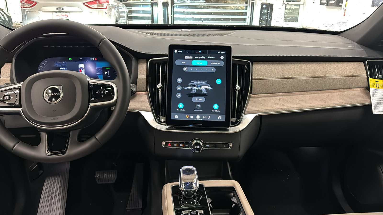 New 2026 Volvo XC90 T8 Plus w/ Protection Package Premier image 11