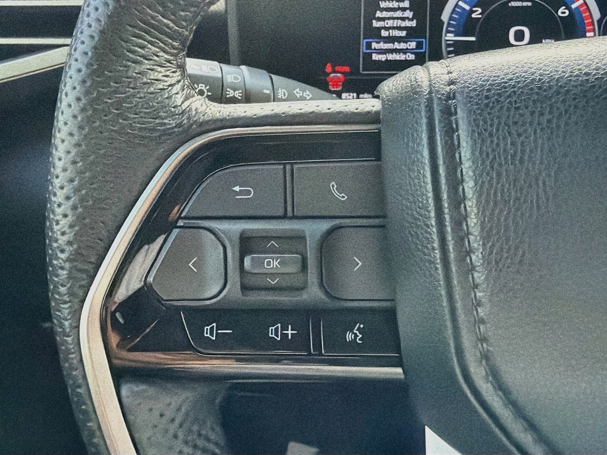 Used 2024 Toyota Sequoia Limited w/ Tow Technology Package AWD/4WD image 40
