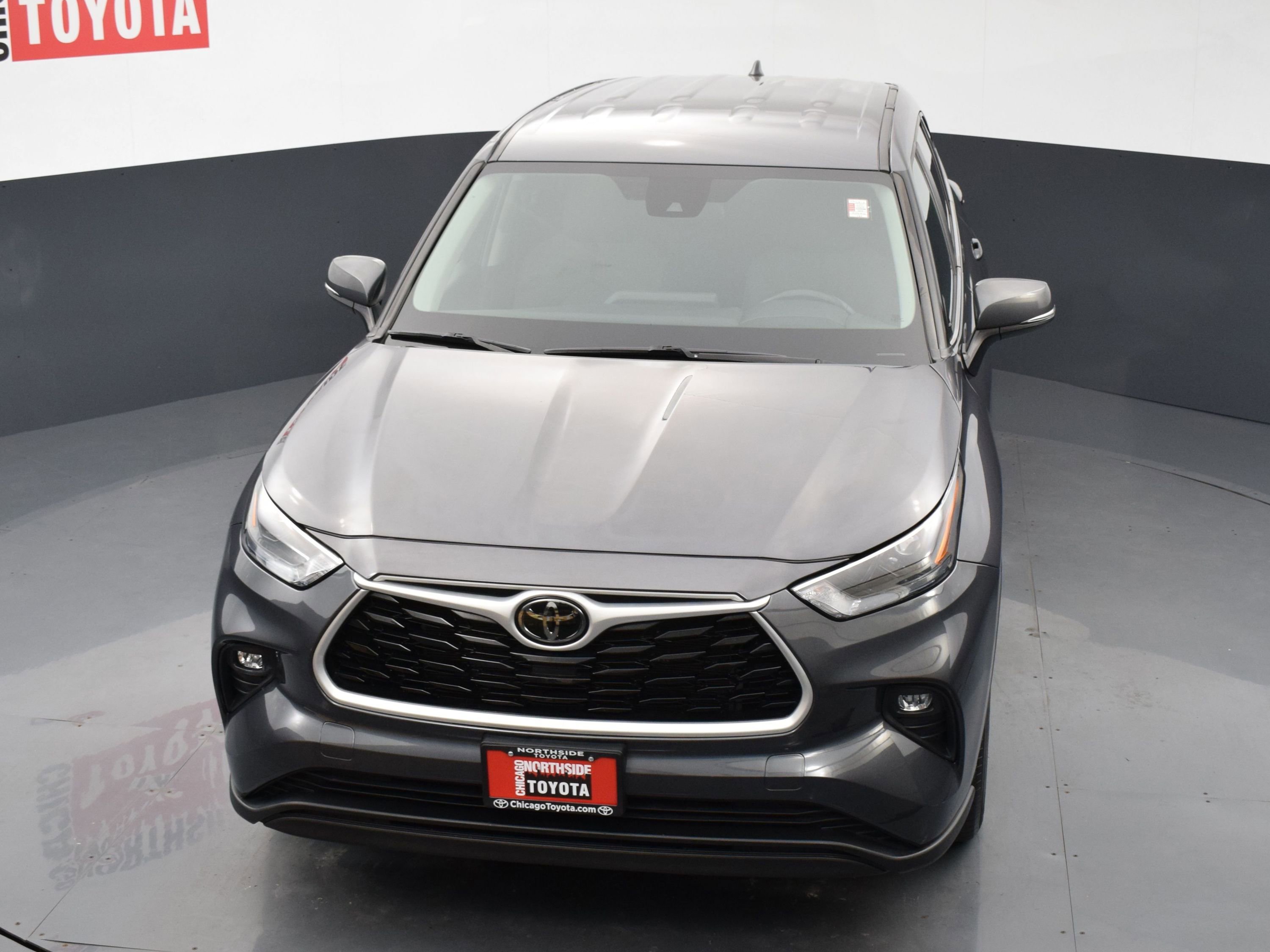 Used 2024 Toyota Highlander LE image 25