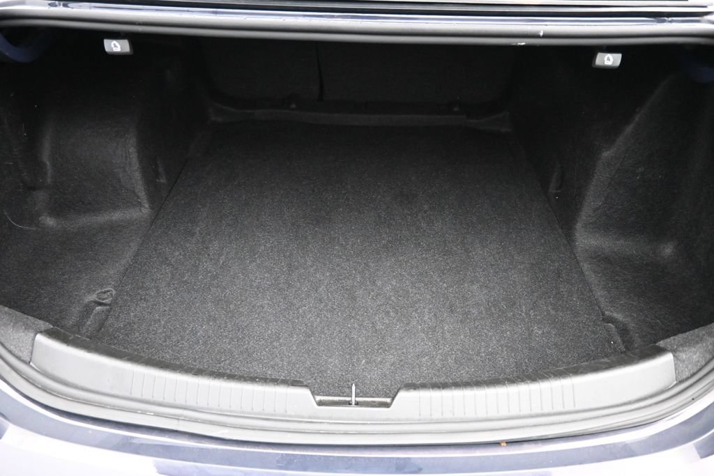 Used 2025 Chevrolet Malibu LT FWD image 14