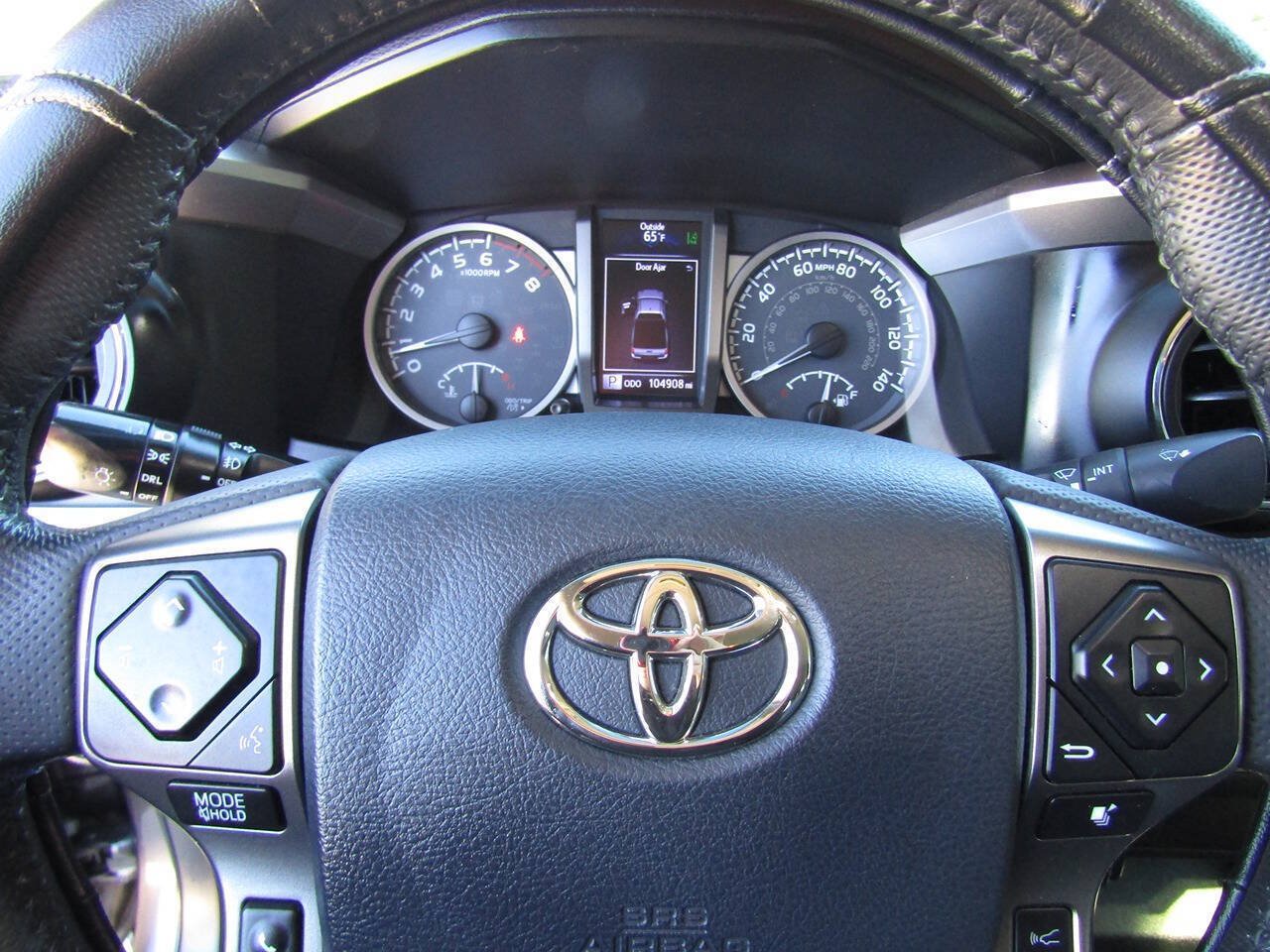 Used 2018 Toyota Tacoma SR5 AWD/4WD image 10