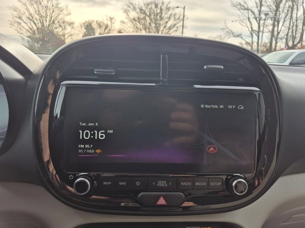 Used 2025 Kia Soul EX image 19