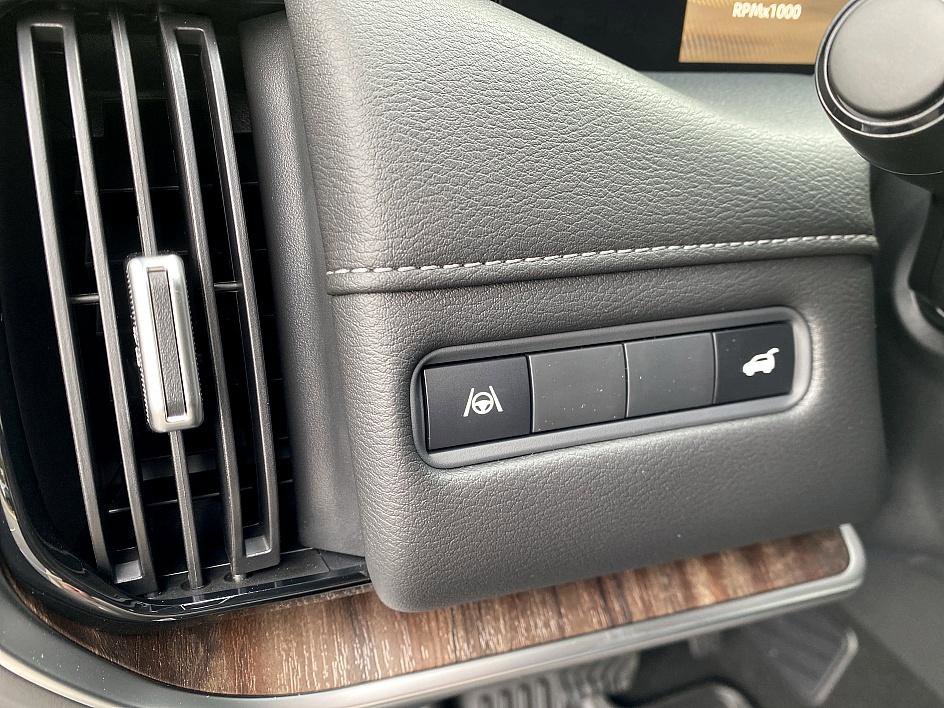 New 2026 Nissan Armada Platinum image 10