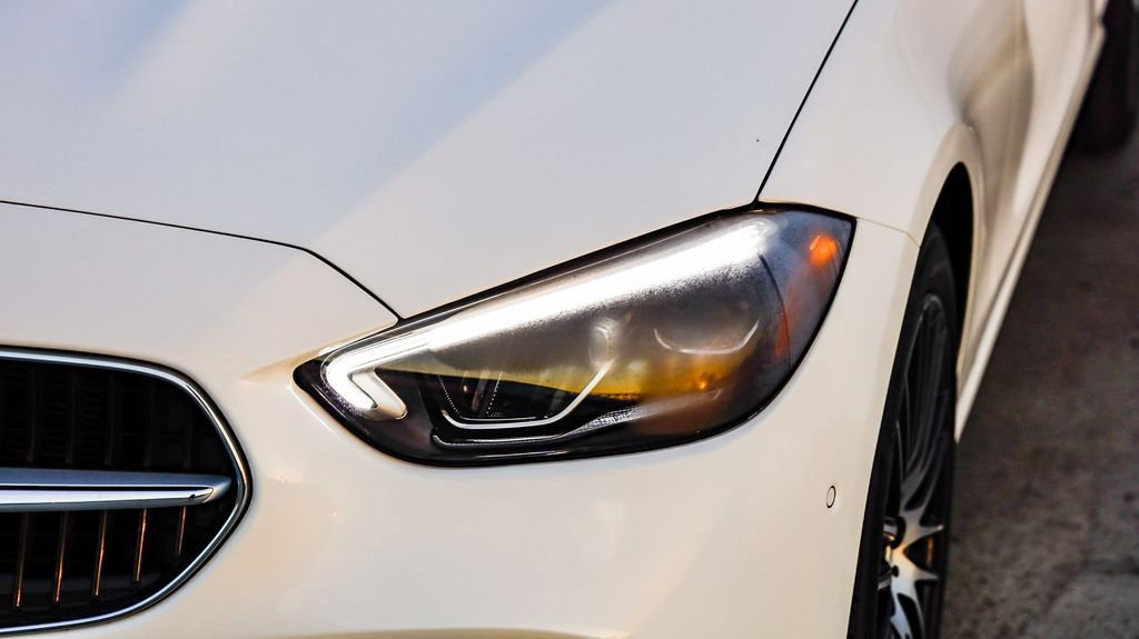 Used 2025 Mercedes-Benz C 300 4MATIC Sedan image 5