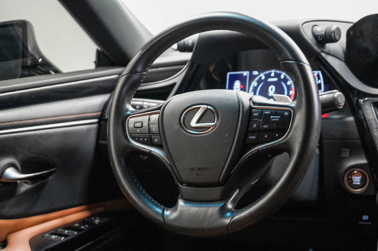 Used 2024 Lexus ES 350 w/ Accessory Package (Z2) FWD image 15