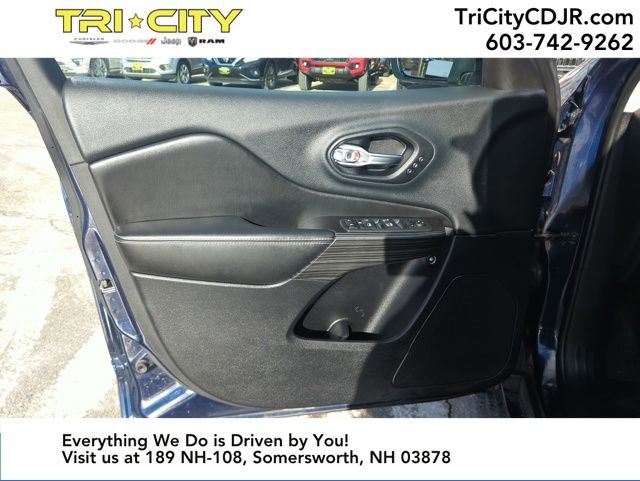 Used 2014 Jeep Cherokee Limited w/ Luxury Group image 16