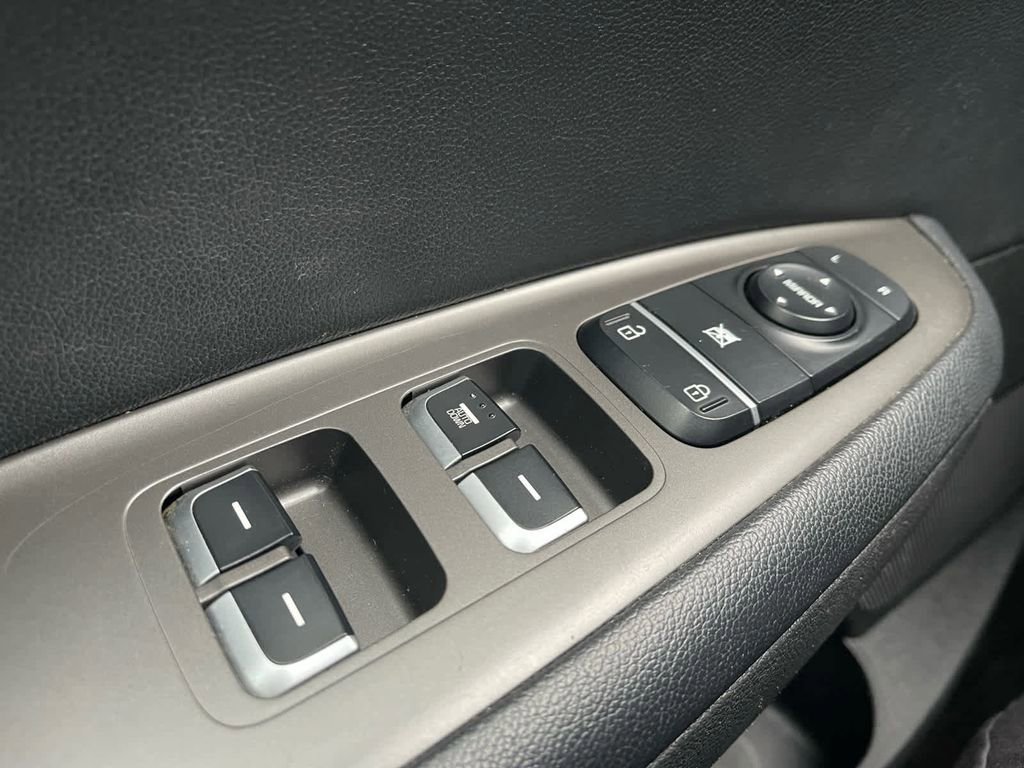 Used 2020 Kia Optima LX image 21