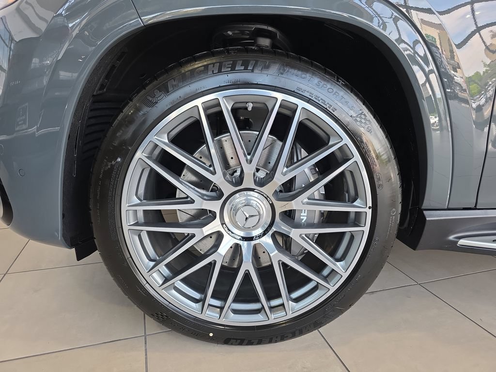 New 2026 Mercedes-Benz GLS 63 AMG 4MATIC image 7