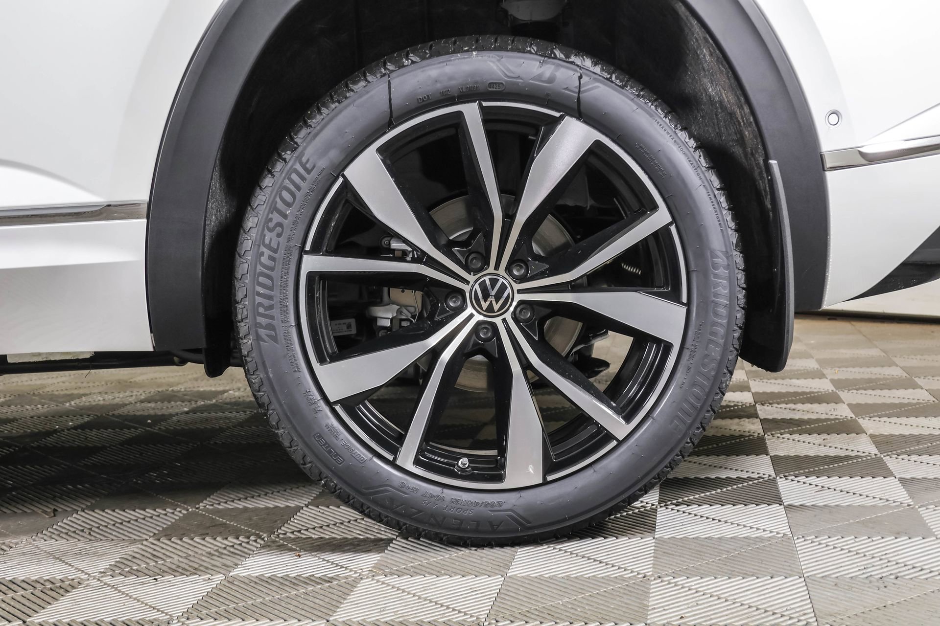 New 2026 Volkswagen Atlas Cross Sport SEL Premium R-Line image 18