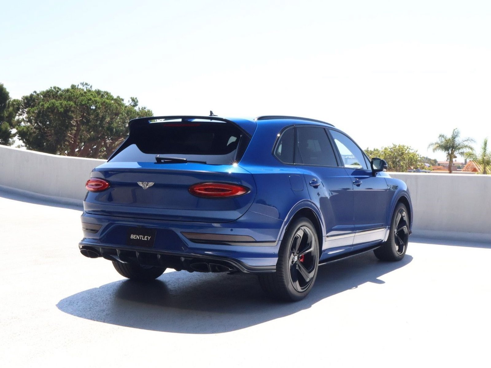Certified 2022 Bentley Bentayga AWD/4WD image 11