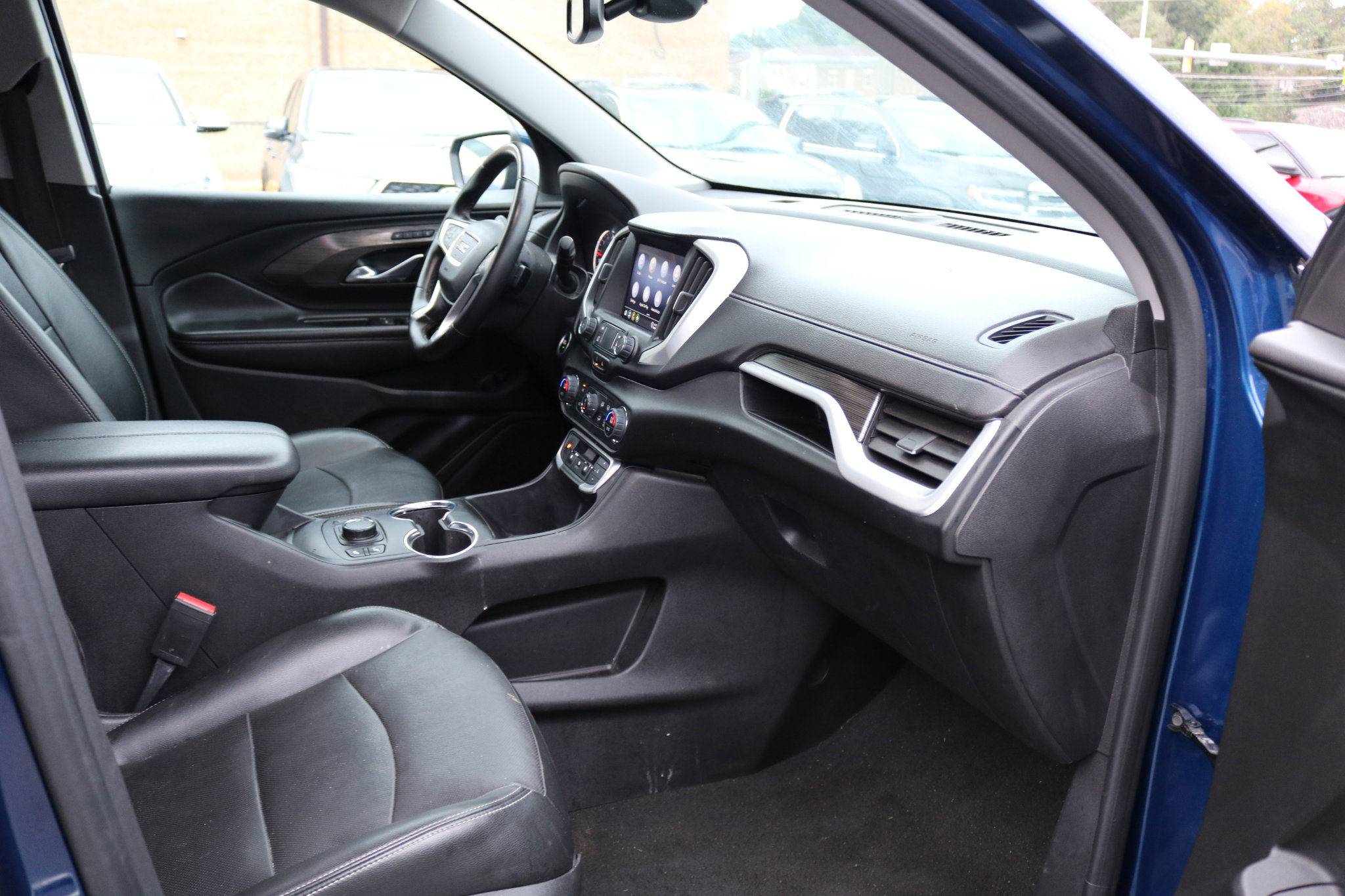 Used 2023 GMC Terrain SLT image 42