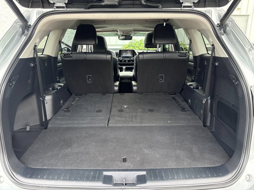 Used 2020 Toyota Highlander XLE AWD/4WD image 37
