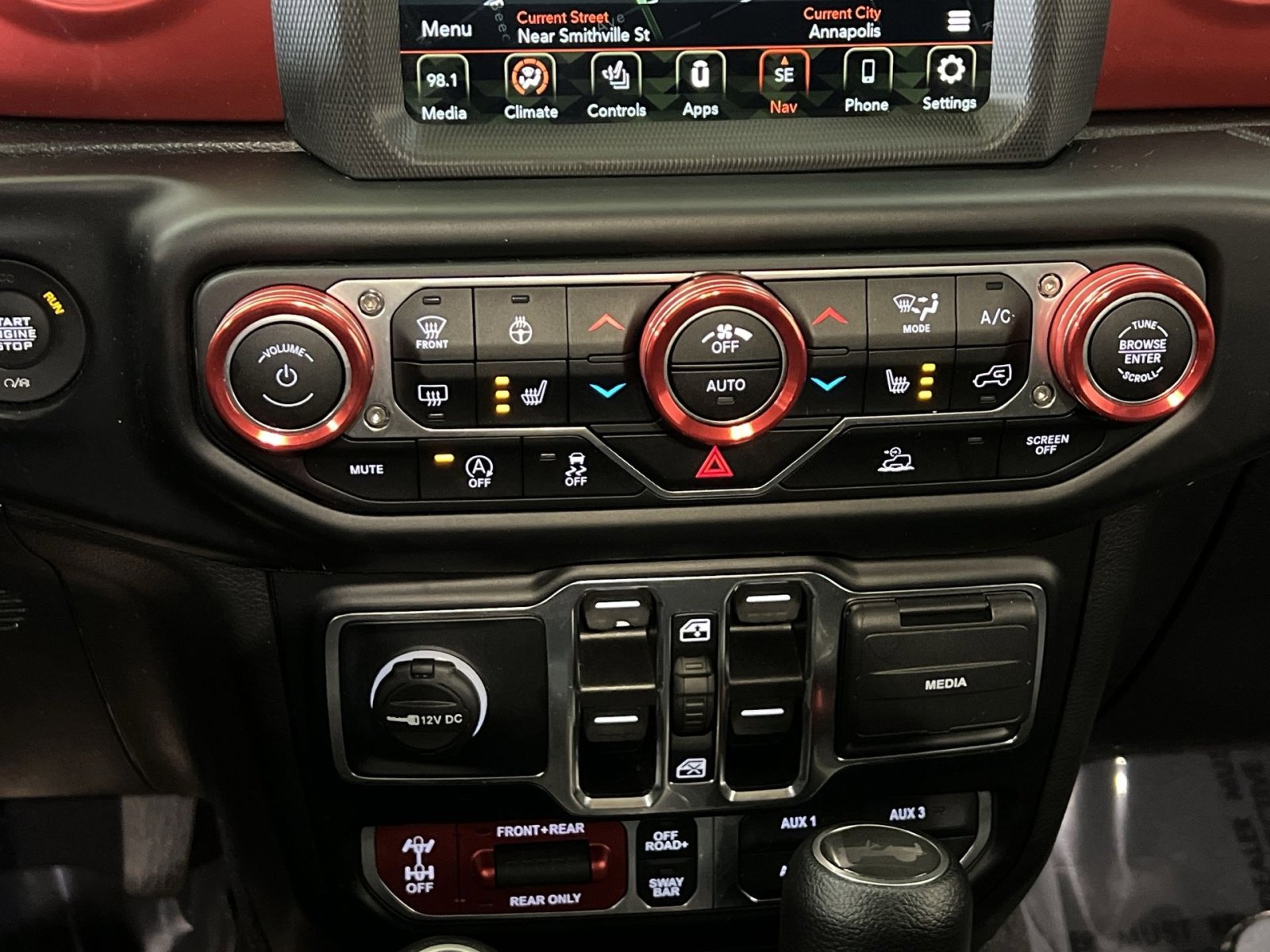 Used 2022 Jeep Wrangler Unlimited Rubicon w/ Cold Weather Group image 19