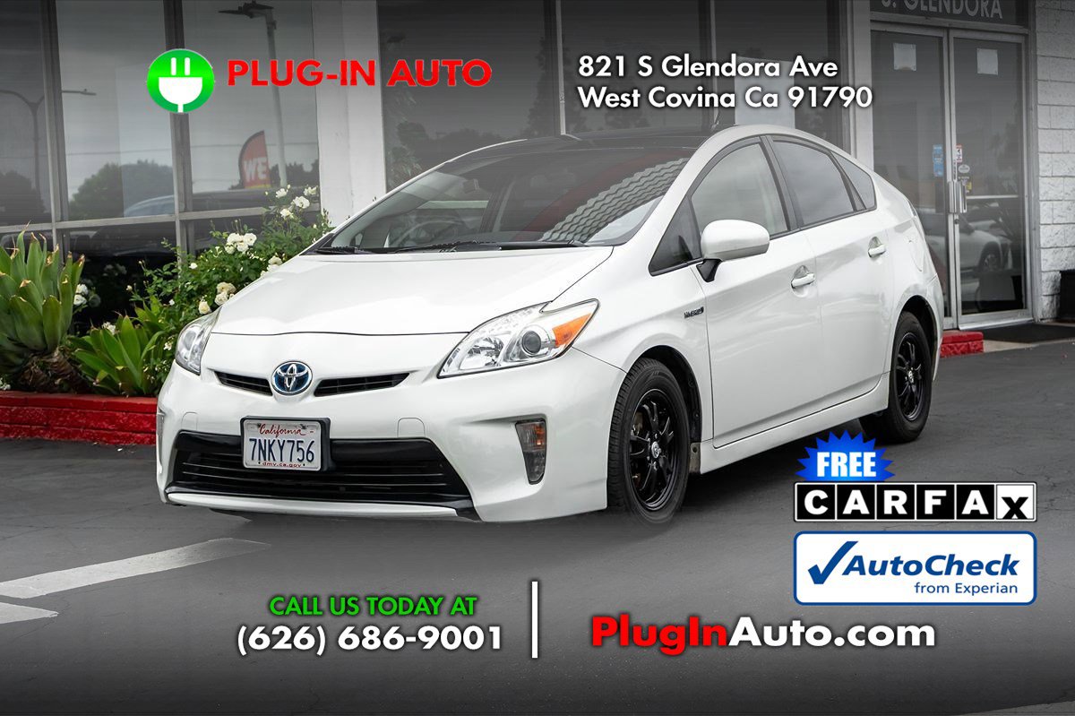 Used 2015 Toyota Prius Three w/ Solar Roof Package FWD image 1