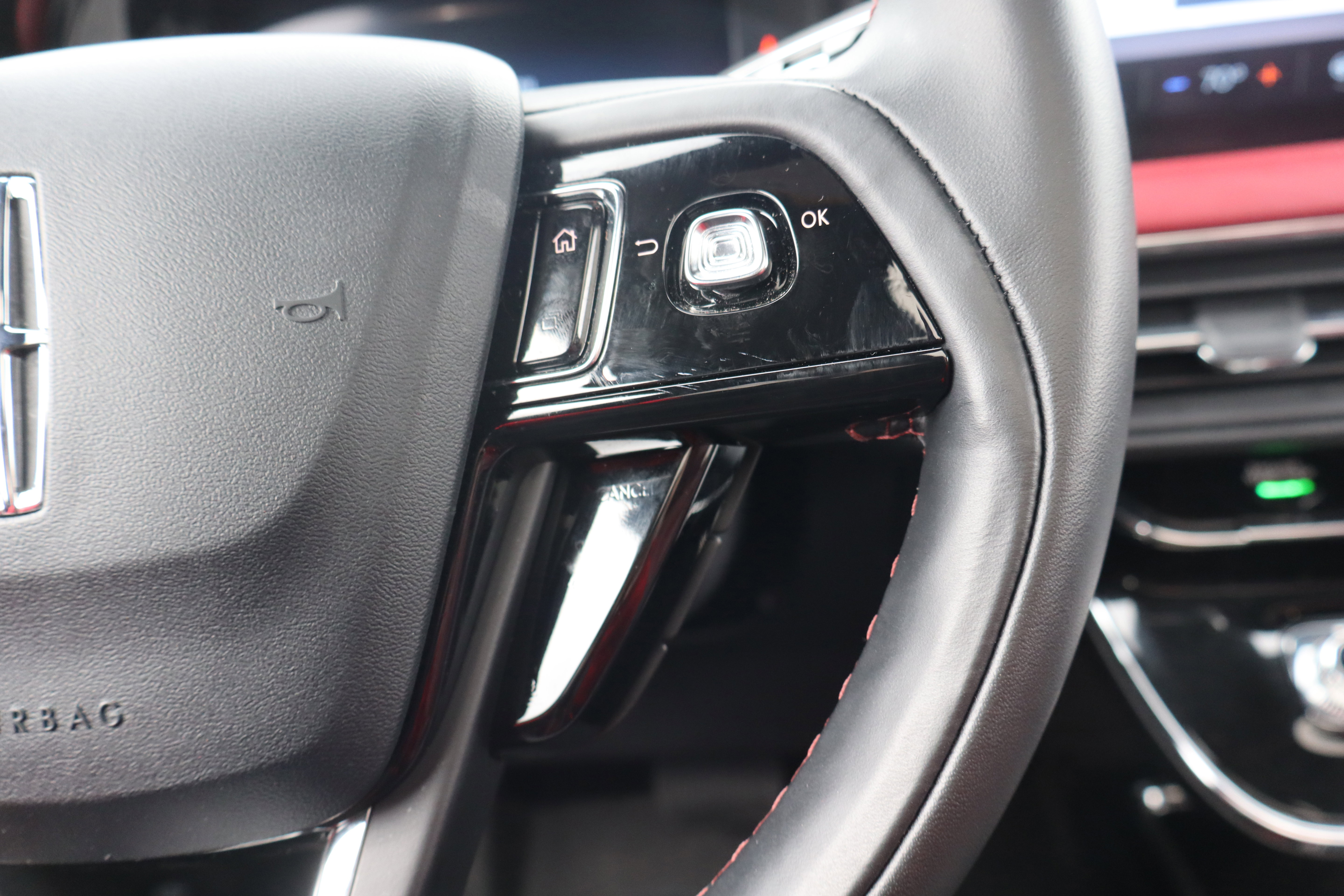 Used 2025 Lincoln Corsair Reserve AWD/4WD image 17