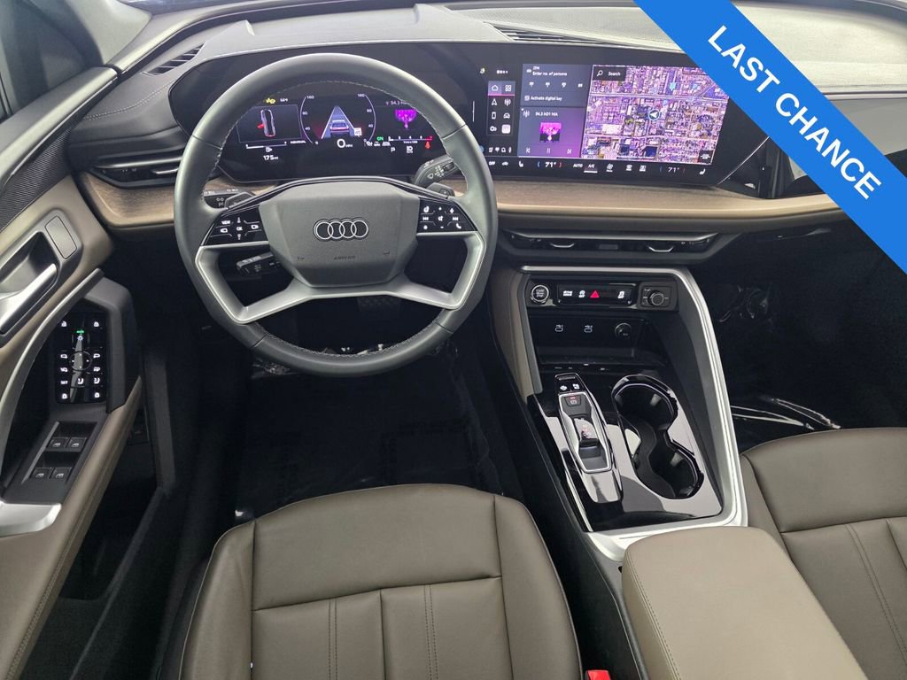 Used 2025 Audi Q5 Premium image 13