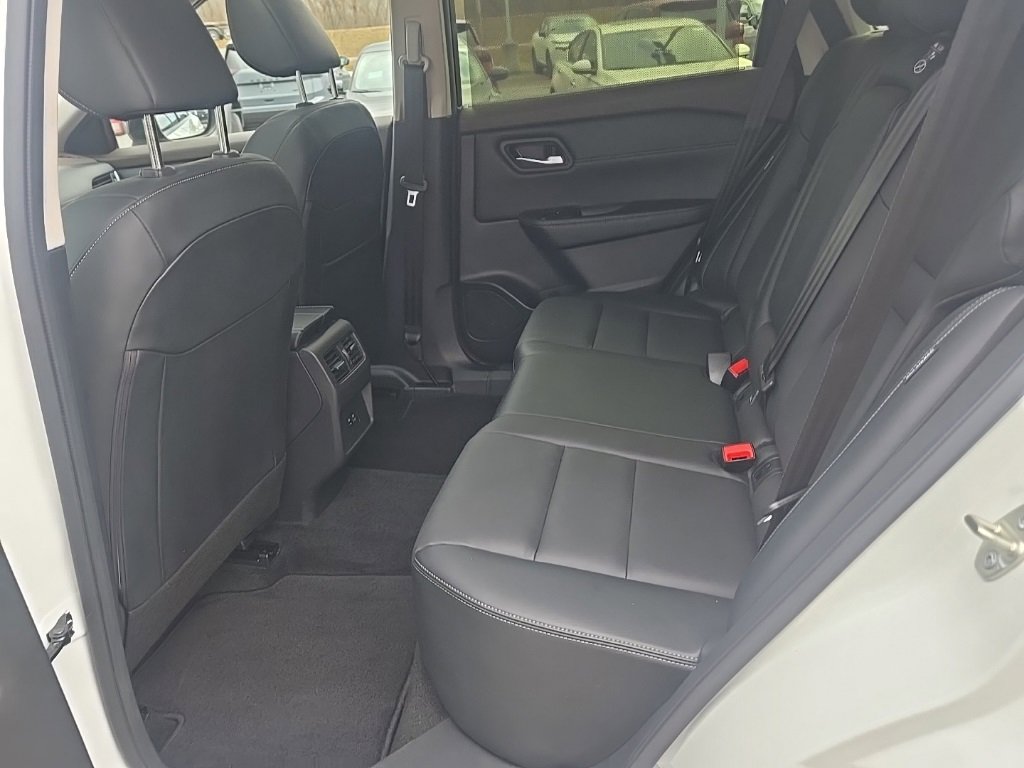 Certified 2023 Nissan Rogue SV w/ SV Premium B Package image 32