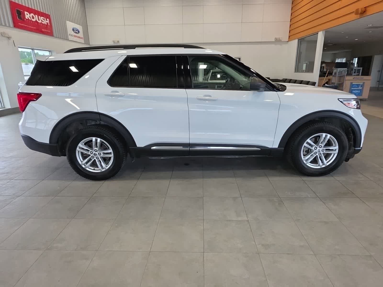 Used 2020 Ford Explorer XLT w/ Comfort Package AWD/4WD image 6