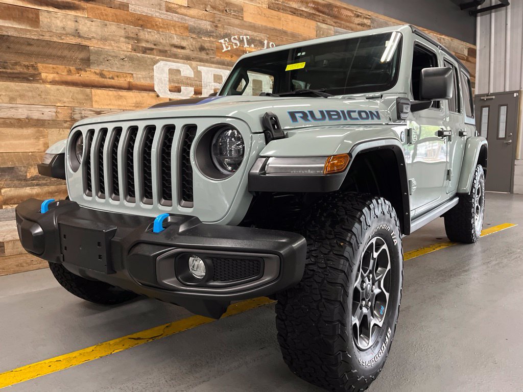 Used 2023 Jeep Wrangler Unlimited Rubicon 4xe w/ Cold Weather Group AWD/4WD image 18