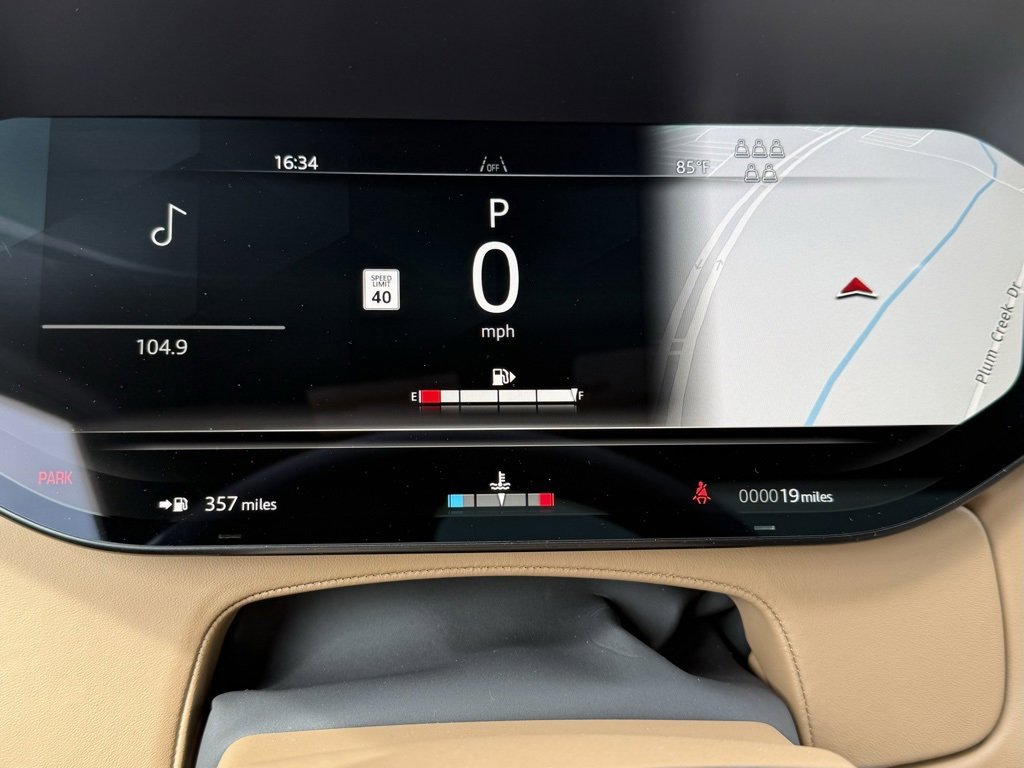 New 2025 Land Rover Range Rover Long Wheelbase SE image 27