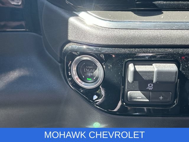Used 2025 Chevrolet Silverado 1500 High Country w/ Technology Package AWD/4WD image 17